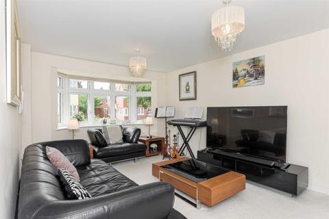 1 Rona Maclean Close, Epsom, KT19 8FU