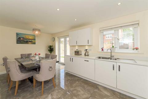 1 Rona Maclean Close, Epsom, KT19 8FU
