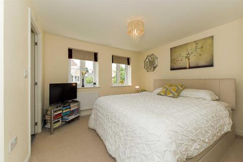 1 Rona Maclean Close, Epsom, KT19 8FU