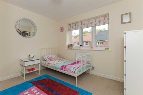 1 Rona Maclean Close, Epsom, KT19 8FU