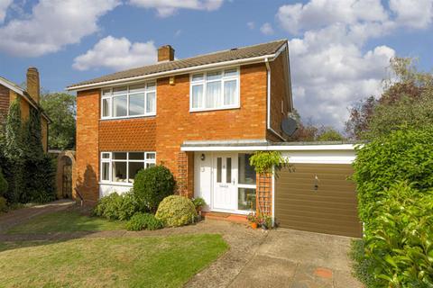 7 Leighton Way, Epsom, KT18 7QZ