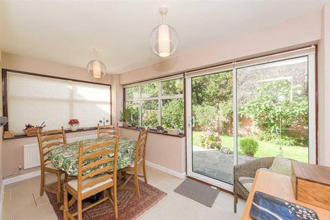 7 Leighton Way, Epsom, KT18 7QZ