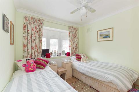 37 West Street, Epsom, KT18 7RR