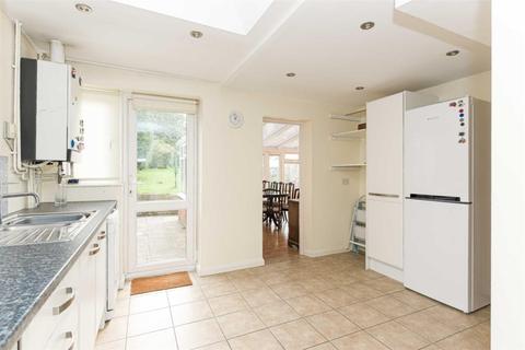 127 Great Tattenhams, Epsom, KT18 5RB