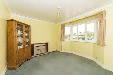 127 Great Tattenhams, Epsom, KT18 5RB
