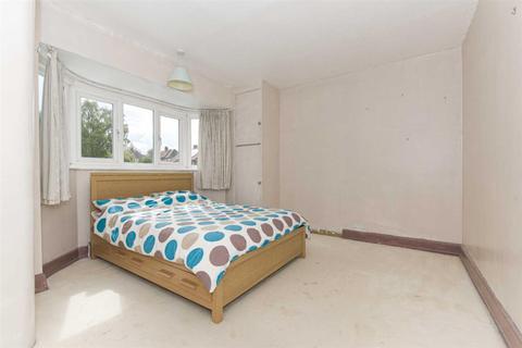127 Great Tattenhams, Epsom, KT18 5RB