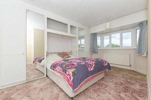 127 Great Tattenhams, Epsom, KT18 5RB
