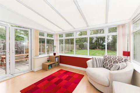 95 Gibraltar Crescent, Epsom, KT19 9BU