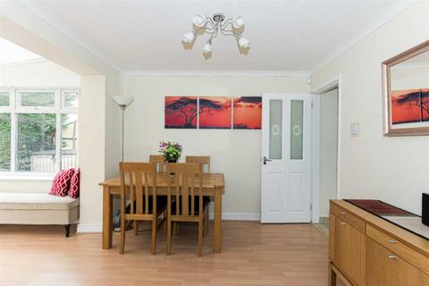 95 Gibraltar Crescent, Epsom, KT19 9BU