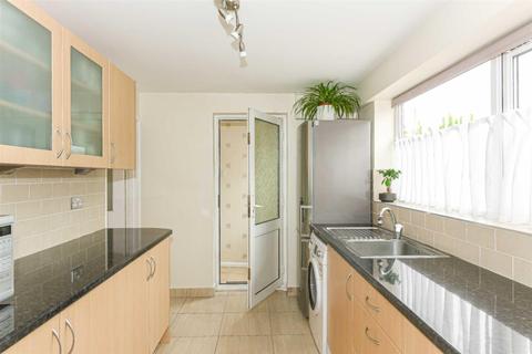 95 Gibraltar Crescent, Epsom, KT19 9BU