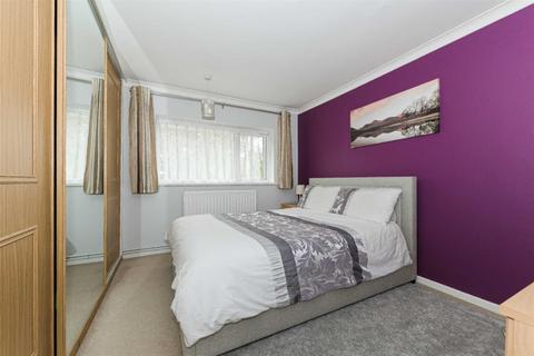 95 Gibraltar Crescent, Epsom, KT19 9BU