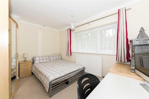 95 Gibraltar Crescent, Epsom, KT19 9BU