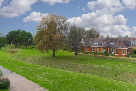 3 Juniper Close, Epsom, KT19 8FT