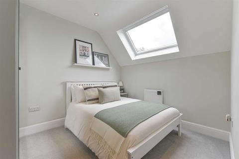 4 Osborne Close, Epsom, KT17 4BE