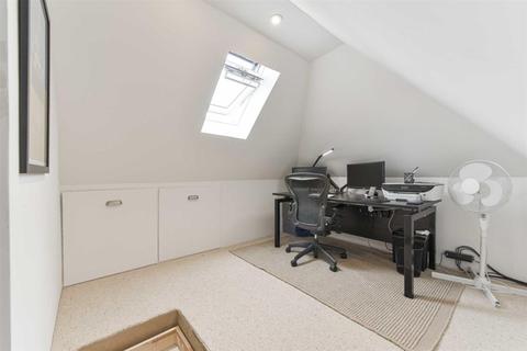 4 Osborne Close, Epsom, KT17 4BE