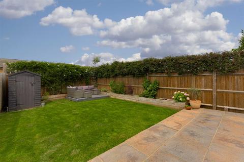 4 Osborne Close, Epsom, KT17 4BE