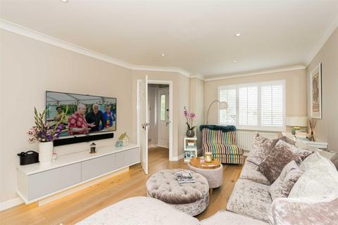 8 Galen Close, Epsom, KT19 7DL