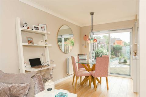 8 Galen Close, Epsom, KT19 7DL
