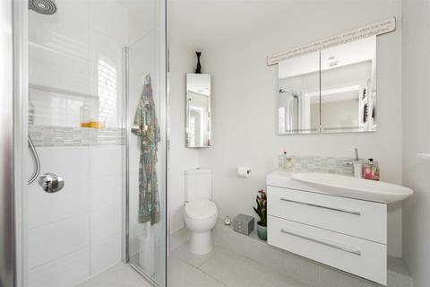 8 Galen Close, Epsom, KT19 7DL