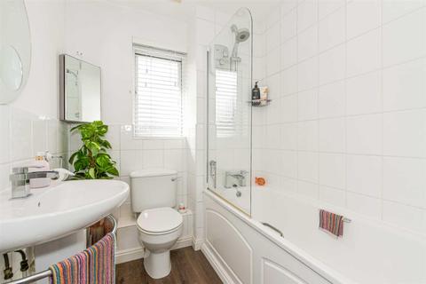 8 Galen Close, Epsom, KT19 7DL