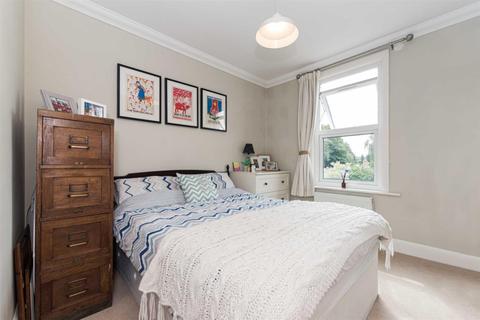 2 Pikes Hill, Epsom, KT17 4EA