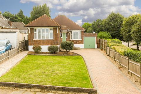124 Chapel Way, Epsom, KT18 5SY
