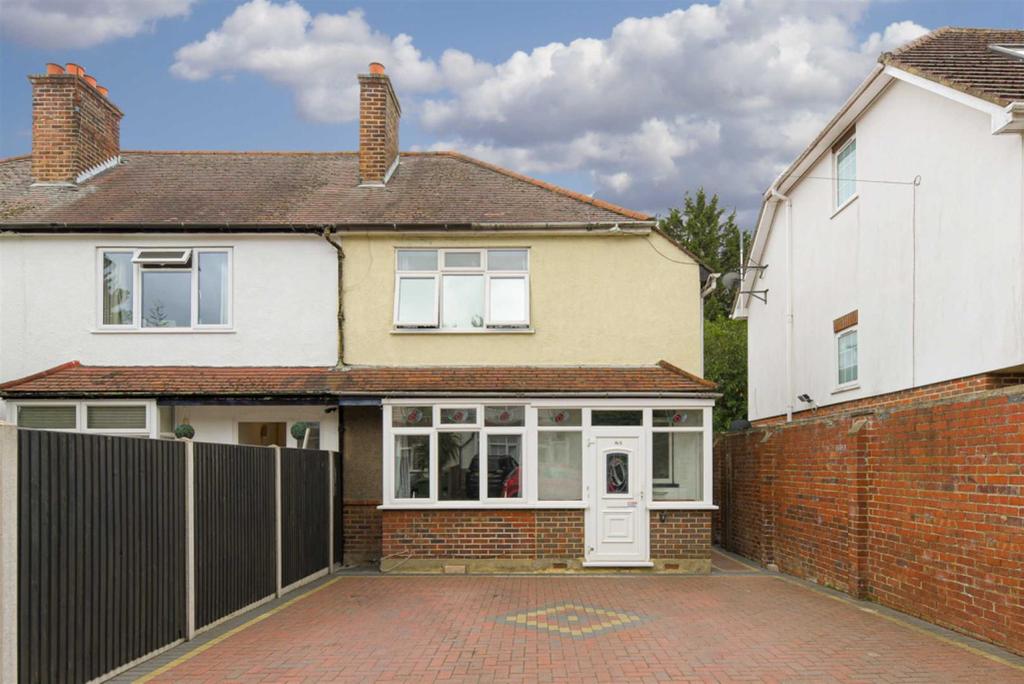 Horton Hill, Epsom 3 bed end of terrace house £425,000