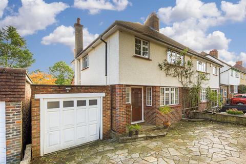 37 Hookfield, Epsom, KT19 8JQ
