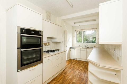 37 Hookfield, Epsom, KT19 8JQ