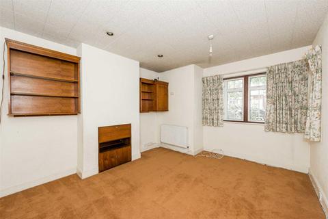 37 Hookfield, Epsom, KT19 8JQ
