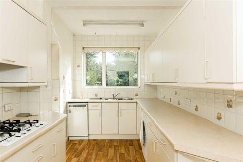 37 Hookfield, Epsom, KT19 8JQ