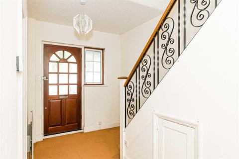 37 Hookfield, Epsom, KT19 8JQ