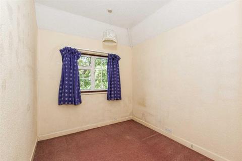 37 Hookfield, Epsom, KT19 8JQ