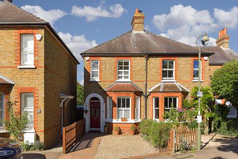 33 College Road, Epsom, KT17 4HQ