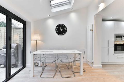 20 Mill View Close, Ewell, Epsom, KT17 2DW