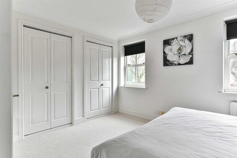 20 Mill View Close, Ewell, Epsom, KT17 2DW