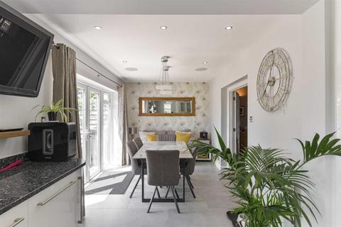 85 Hookfield, Epsom, KT19 8JH