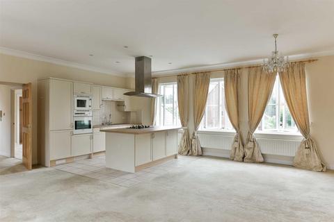 13 Medina Square, Epsom, KT19 7NS