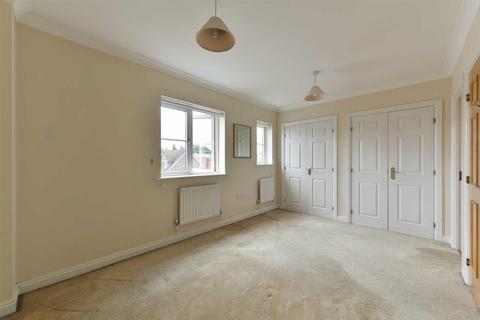 13 Medina Square, Epsom, KT19 7NS
