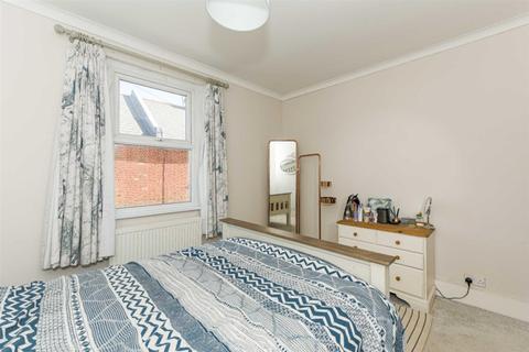 9 Beaconsfield Place, Epsom, KT17 4BD