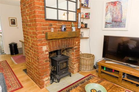 9 Beaconsfield Place, Epsom, KT17 4BD
