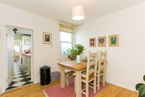 9 Beaconsfield Place, Epsom, KT17 4BD