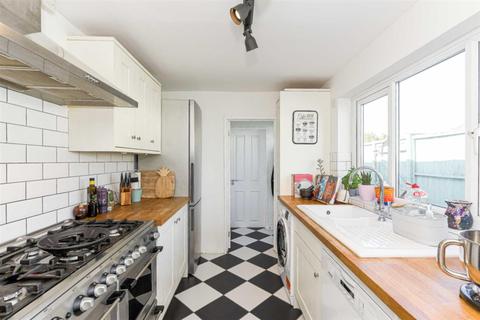 9 Beaconsfield Place, Epsom, KT17 4BD