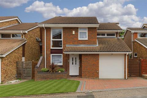 14 Hillcrest Close, Epsom, KT18 5JY