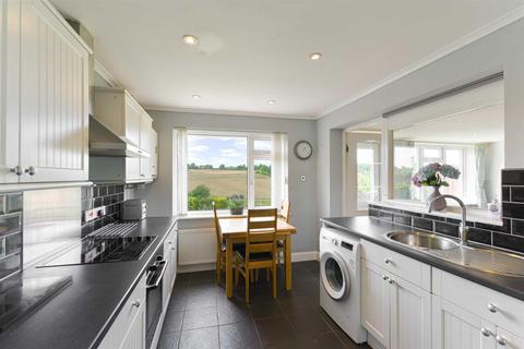 10 Langley Close, Epsom, KT18 6HG