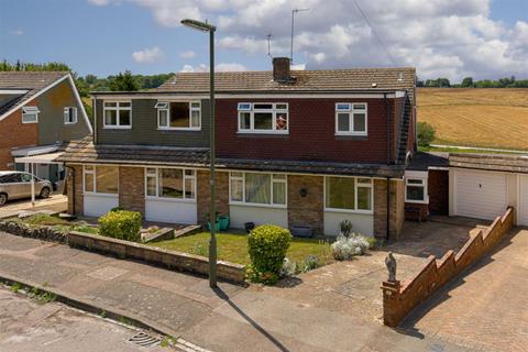 10 Langley Close, Epsom, KT18 6HG