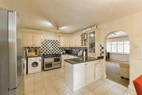 60 Taylor Road, Ashtead, KT21 2HY