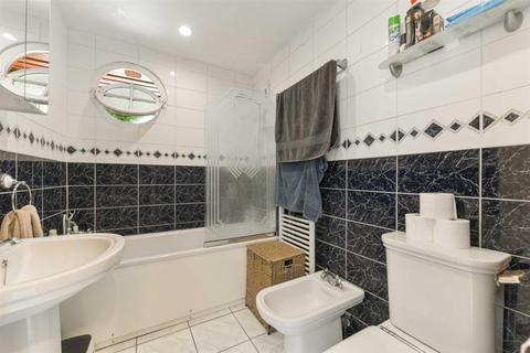 60 Taylor Road, Ashtead, KT21 2HY