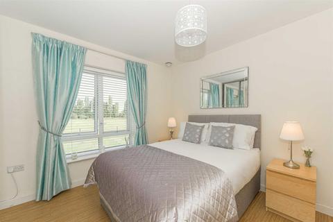 1 Holly Close, Epsom, KT19 8FQ