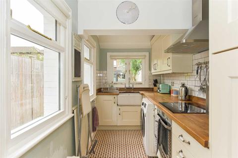 16 Leith Road, Epsom, KT17 1DA